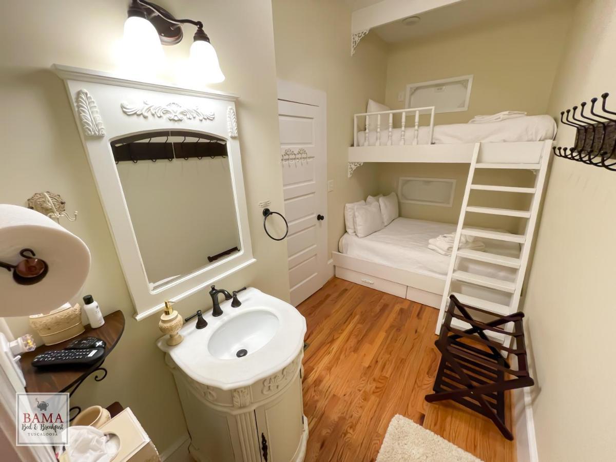 Bama Bed And Breakfast - Magnolia Family Suite タスカルーサ エクステリア 写真